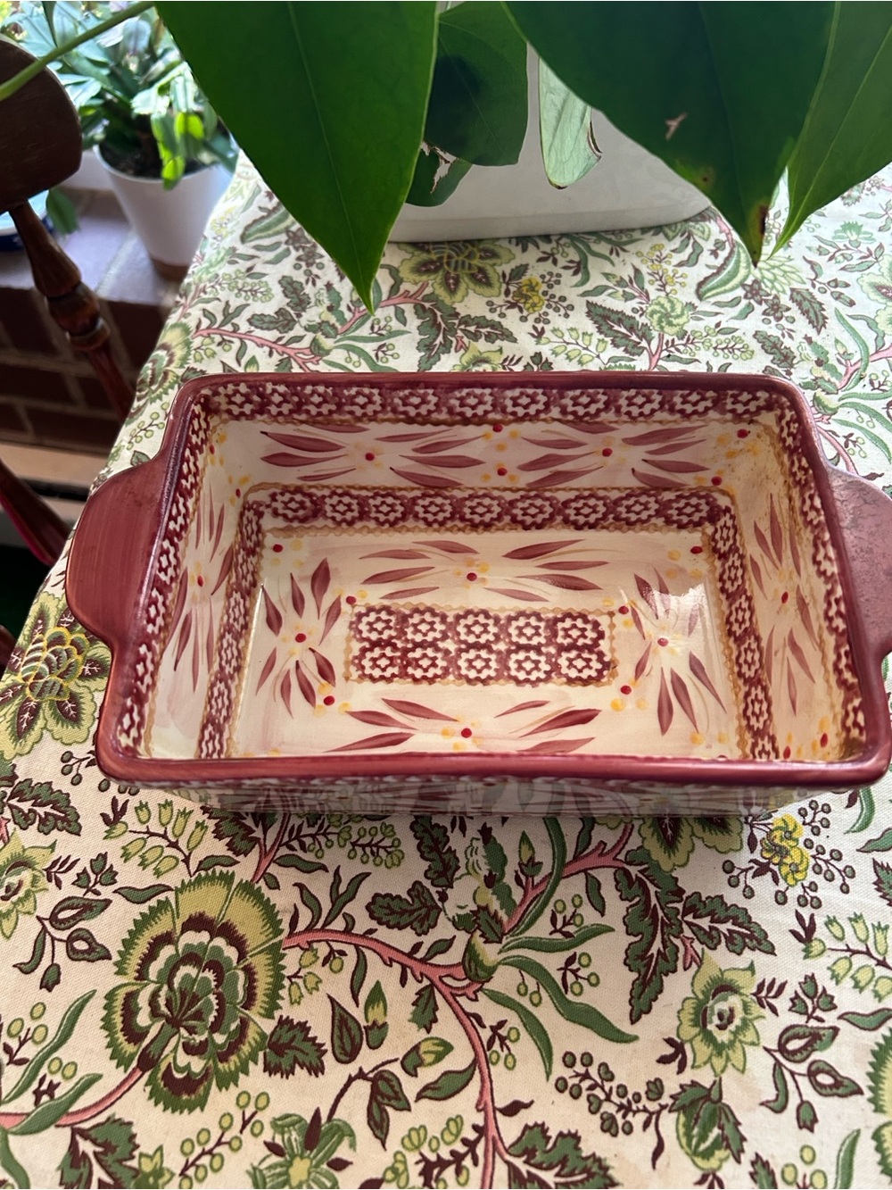 Temptations by Tara hand -Painted Ceramic Baking Dish cranberry 1.5qt